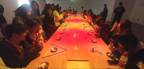 藝術設計學院舉行20級產(chǎn)設專業(yè)傳統(tǒng)文化調(diào)研系列活動 芷美空間參觀交流