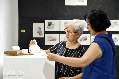 以多元敘述的視角展開&ldquo;王愛君:一卷山&rdquo;煙臺美術(shù)博物館個展